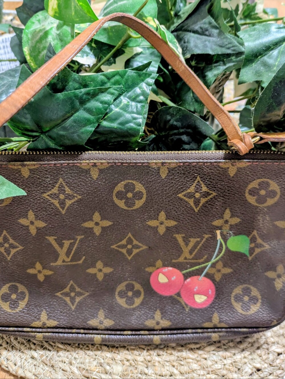 🔥🔥Louis Vuitton Limited Edition x Takashi Murakami Cerises Pouchette